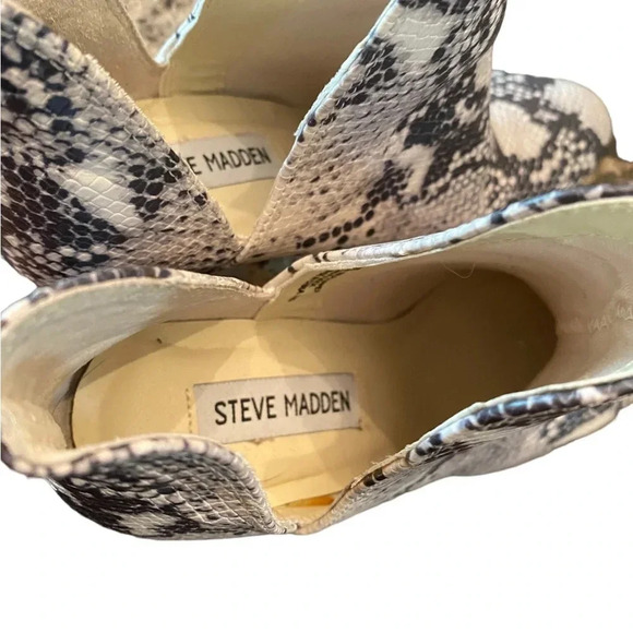 Steve Madden Women’s Rookie Booties - Picture 7 of 9